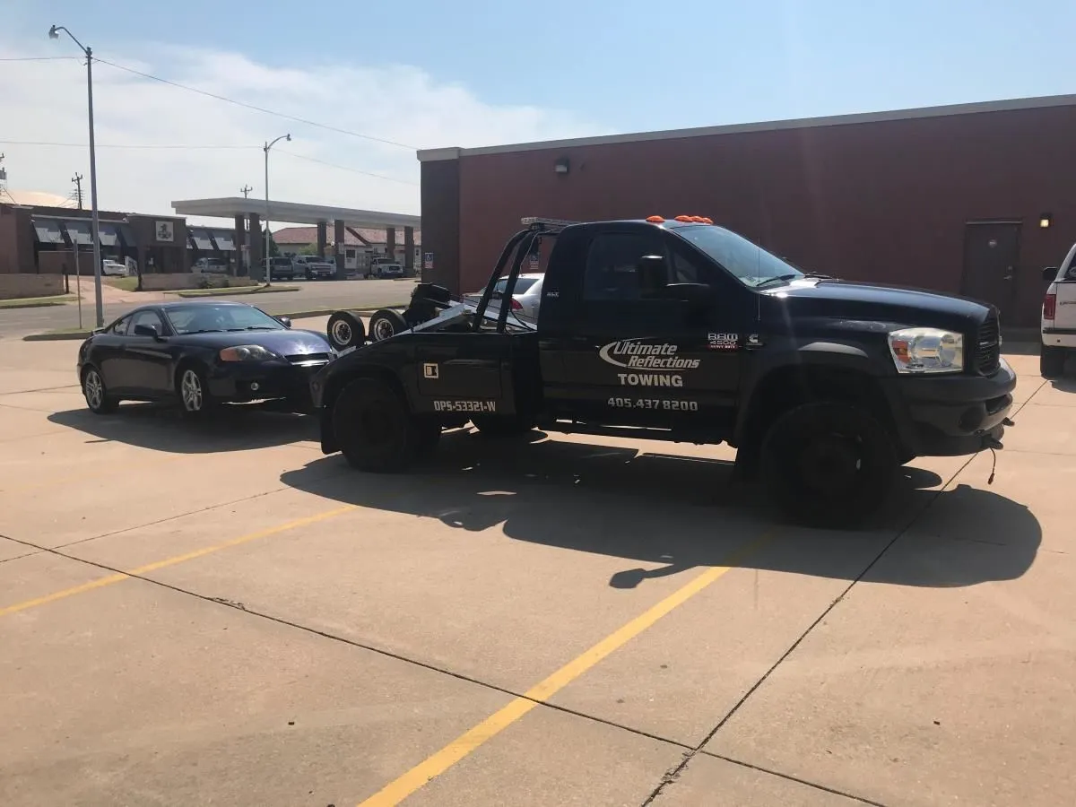 Business 44 image ULTIMATE REFLECTIONS TOWING LLC