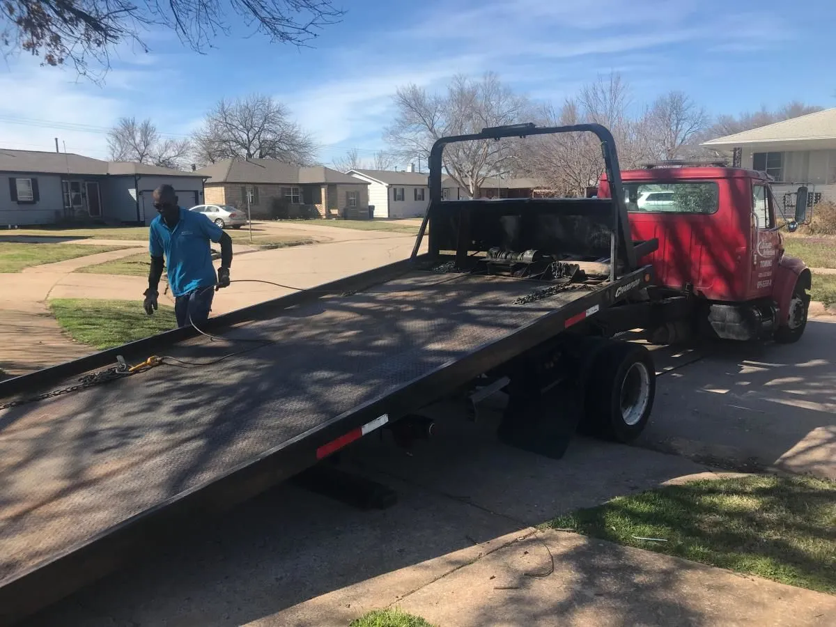 Business 48 image ULTIMATE REFLECTIONS TOWING LLC