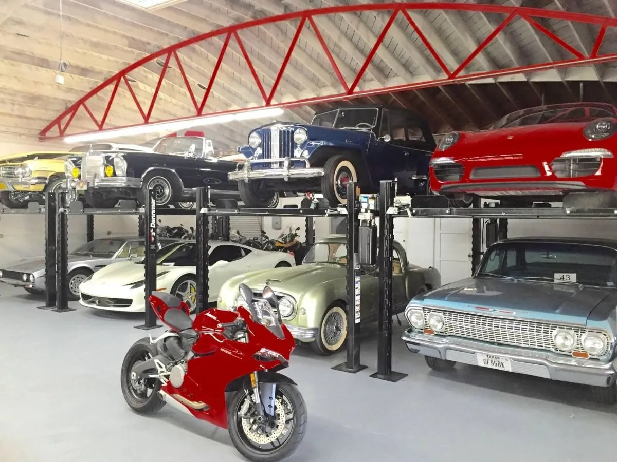Business 3 image VELOCE MOTORS THE VAULT