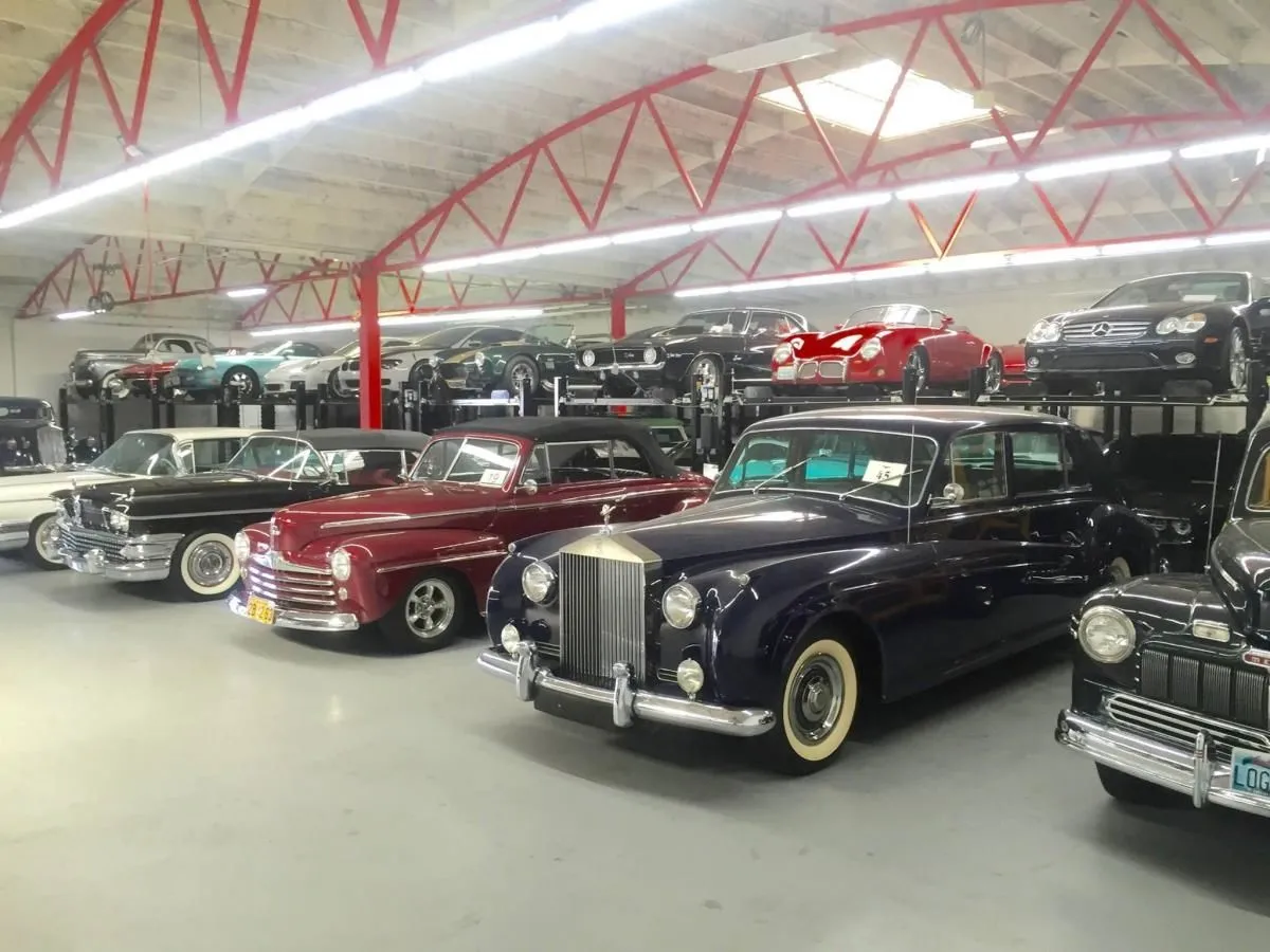 Business 4 image VELOCE MOTORS THE VAULT