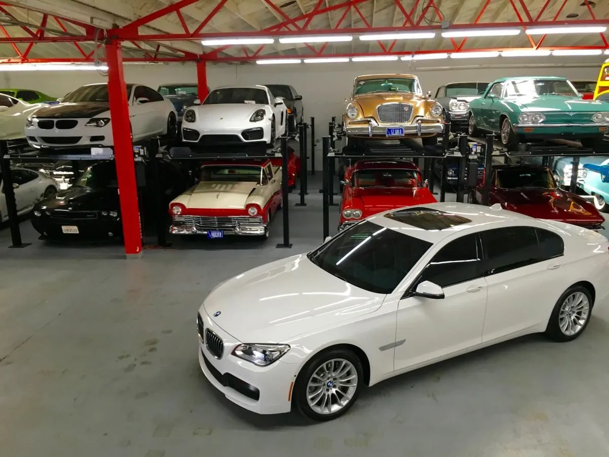Business 9 image VELOCE MOTORS THE VAULT