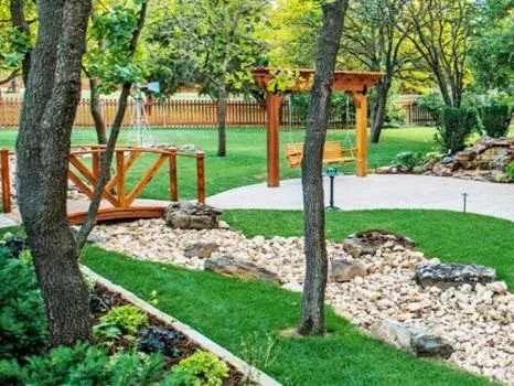 Business 2 image WEED FREE LAWNS