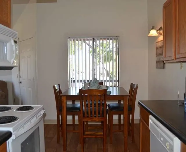 Business 16 image OVERLOOK AT PANTANO APARTMENTS