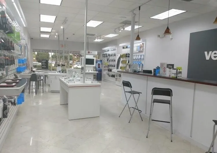 Business 3 image VERIZON AUTHORIZED RETAILER – GOWIRELESS