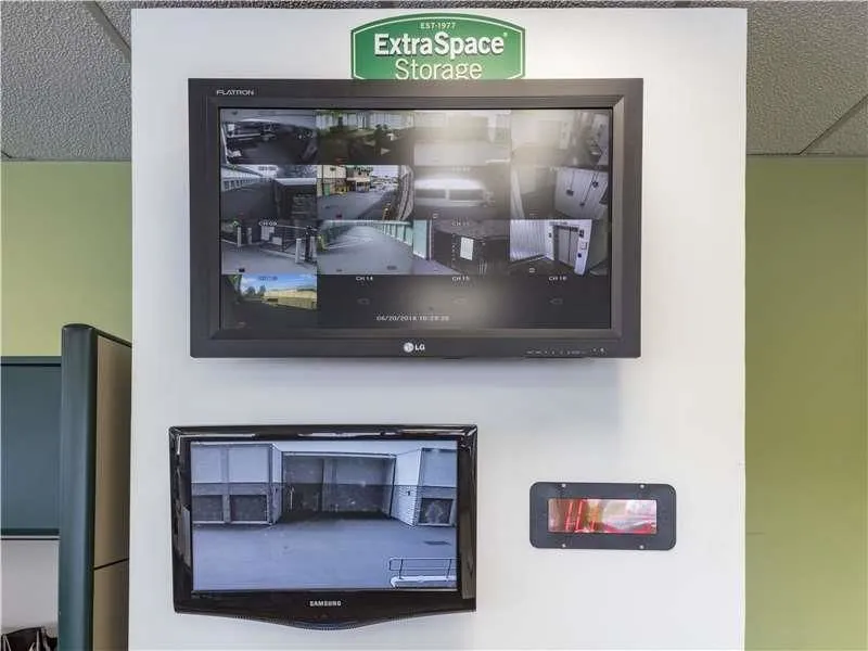 Business 3 image EXTRA SPACE STORAGE