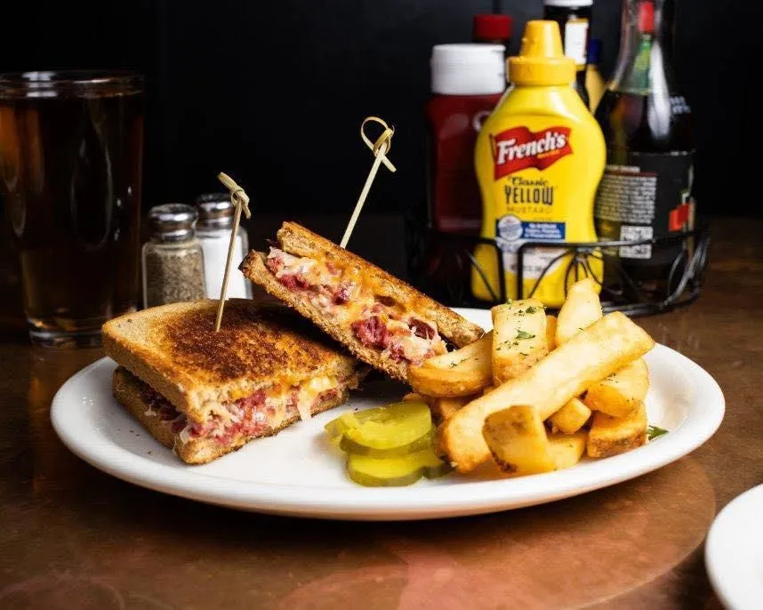 Business 4 image PHOENIX IRISH BAR