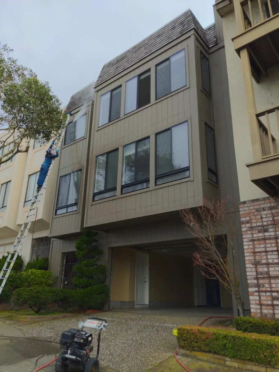 Business 57 image EAGLE WINDOW CLEANING
