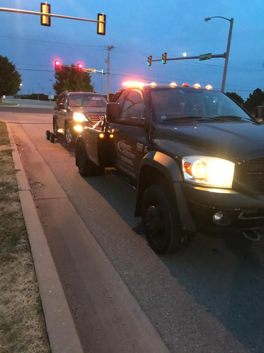 Business 20 image ULTIMATE REFLECTIONS TOWING LLC