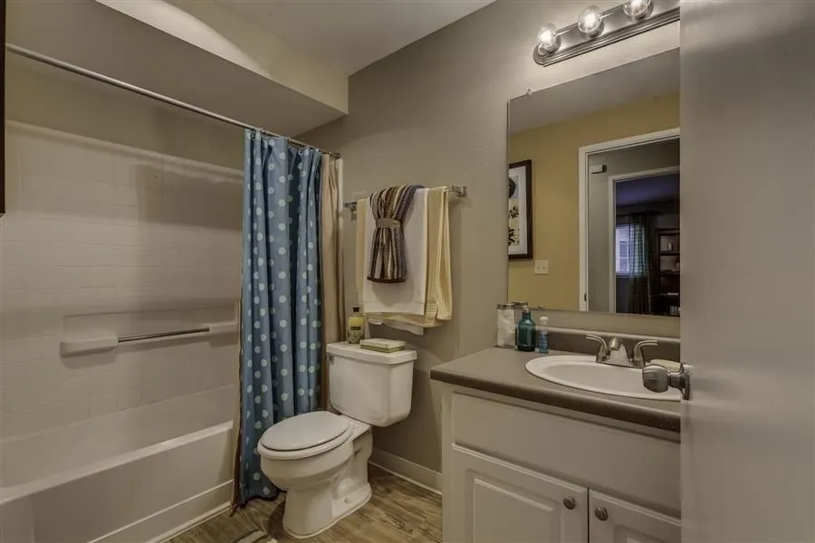 Business 1 image ARNADA POINTE APARTMENT HOMES