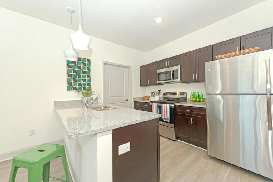 Business 5 image MIDTOWN SAM HOUSTON APARTMENTS