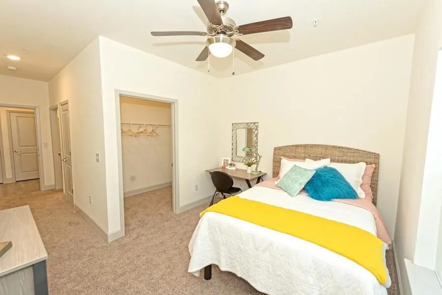 Business 12 image MIDTOWN SAM HOUSTON APARTMENTS