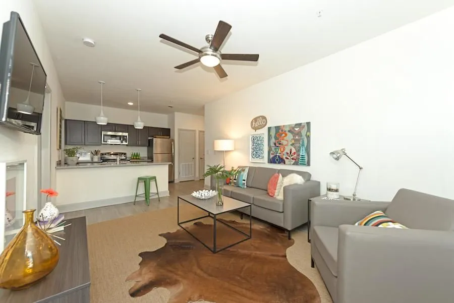 Business 16 image MIDTOWN SAM HOUSTON APARTMENTS