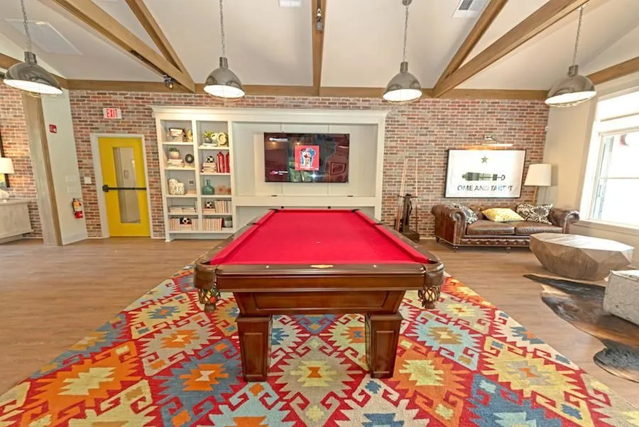 Business 21 image MIDTOWN SAM HOUSTON APARTMENTS