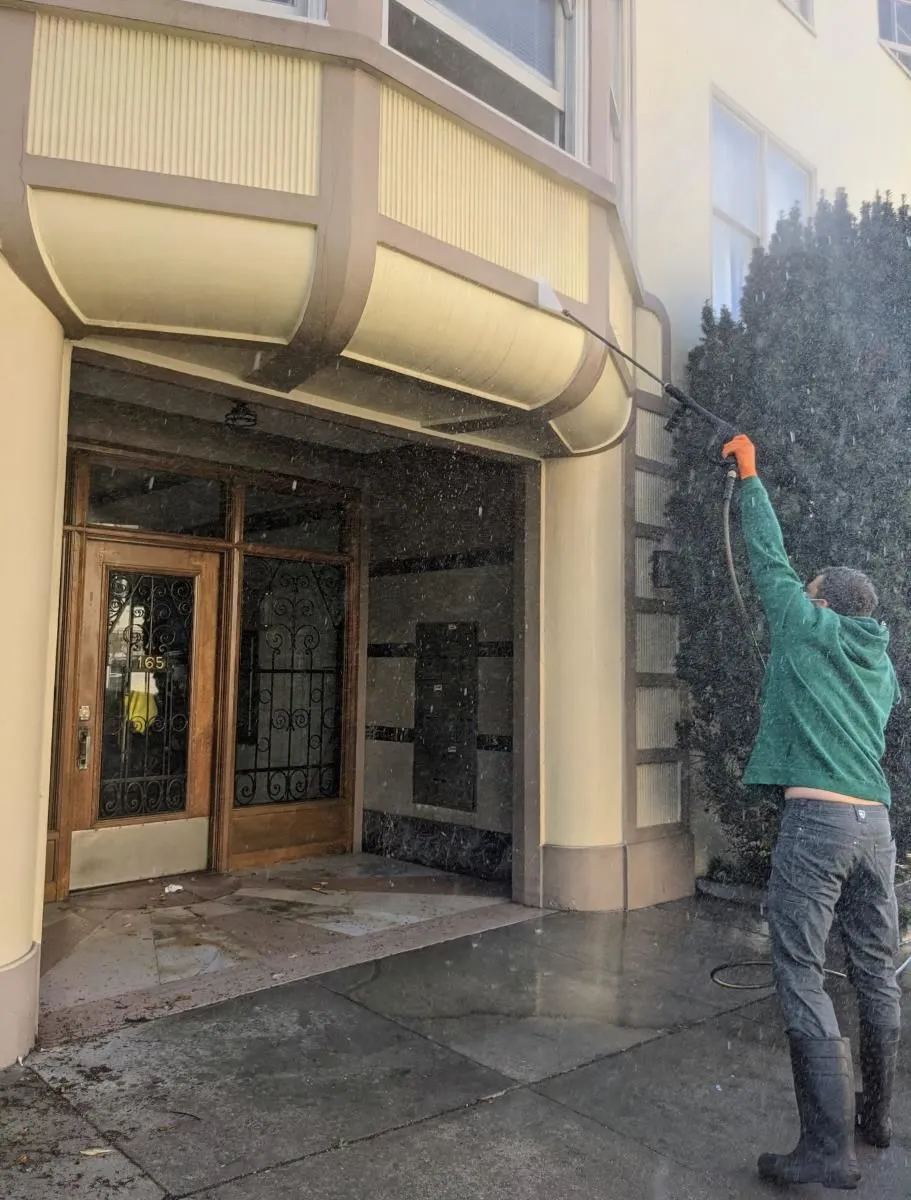 Business 21 image EAGLE WINDOW CLEANING
