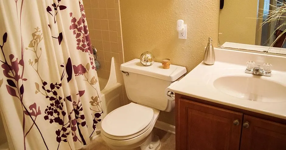 Business 4 image BROADMOOR APARTMENTS