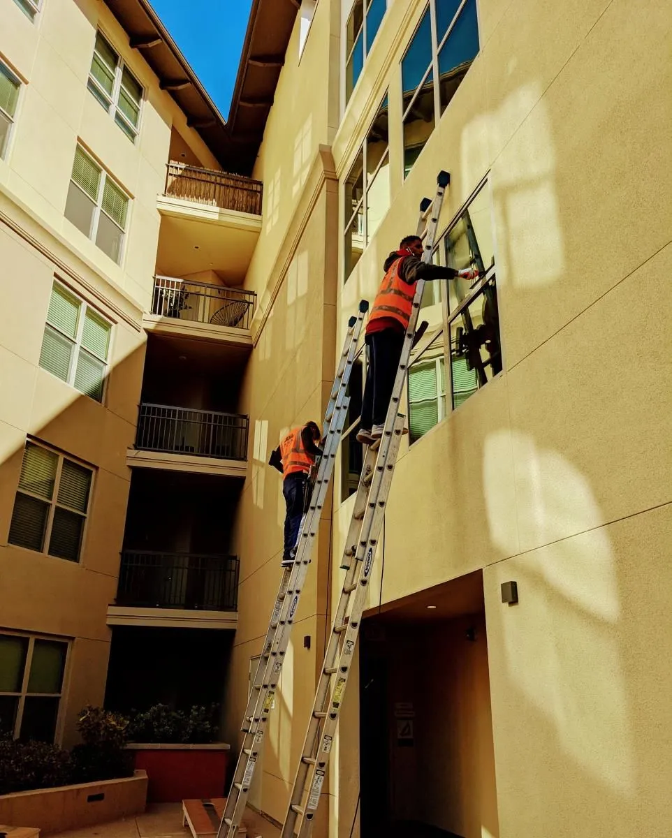 Business 35 image EAGLE WINDOW CLEANING