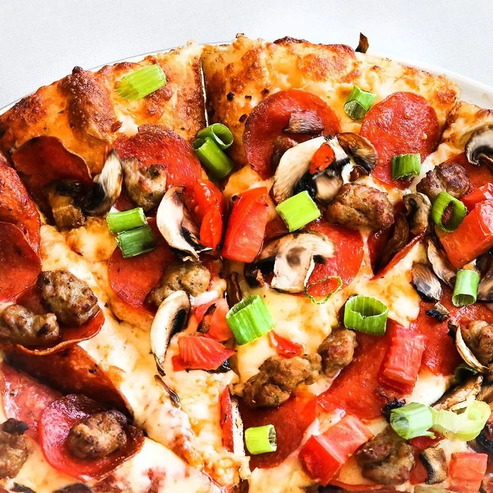 Business 11 image ROUND TABLE PIZZA