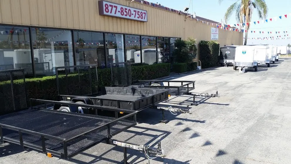 Business 3 image TRAILERSPLUS