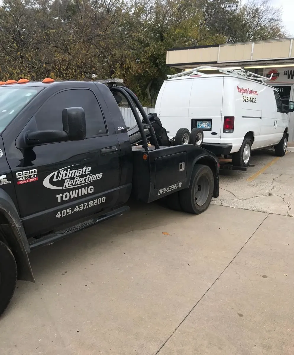 Business 41 image ULTIMATE REFLECTIONS TOWING LLC